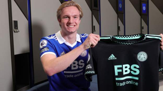 Leicester sign Copenhagen defender Kristiansen