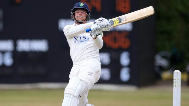 County Championship: Graham Wagg hits first double century - BBC Sport