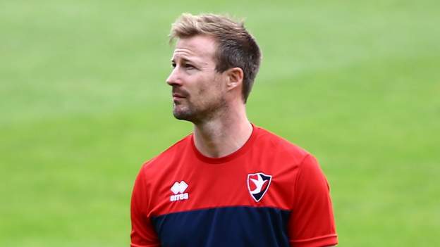 Wade Elliott Cheltenham Town Head Coach Asks For Backing After Third