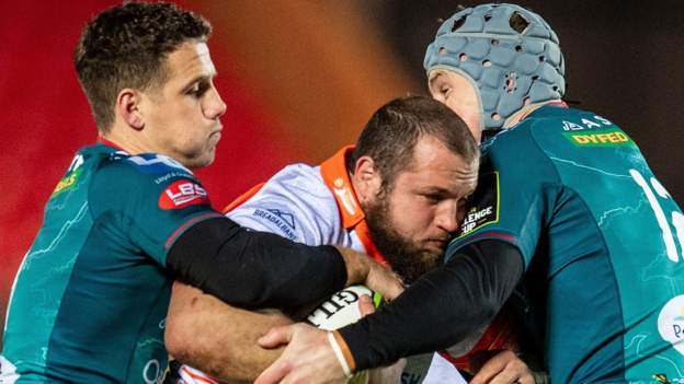Scarlets pointless in Europe as Edinburgh progress
