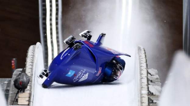 Jeux olympiques d’hiver : un bobsleigh britannique s’écrase à Pékin