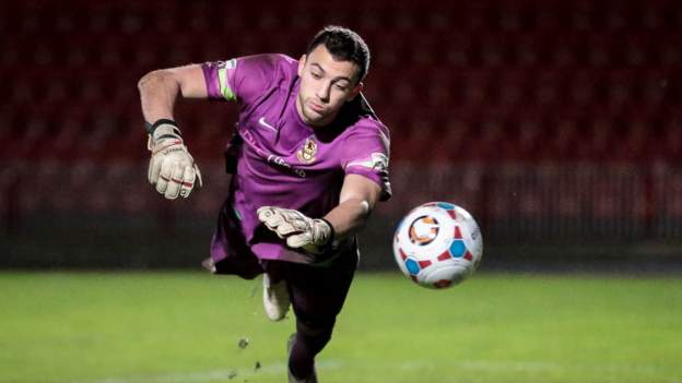 Max Crocombe: Carlisle sign goalkeeper following Oxford departure - BBC ...