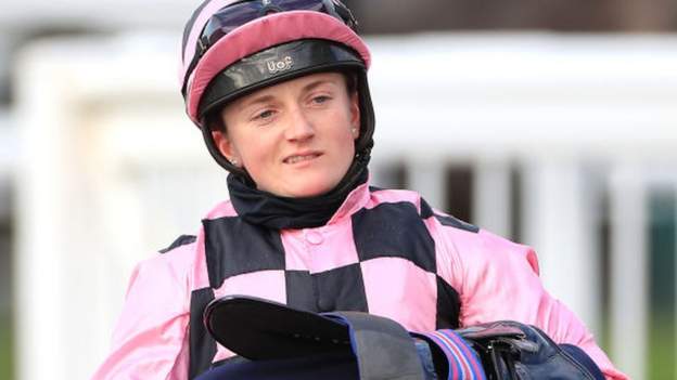 Doyle sidelined with broken elbow after fall