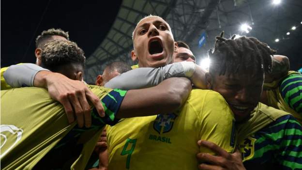 Brazil 2-0 Serbia: Richarlison spearheads Brazil's World Cup charge