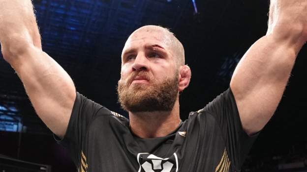 UFC 275: Jiri Prochazka beats Glover Teixeira to claim light-heavyweight title