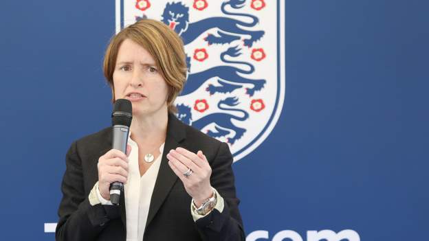 Simmons to leave FA after 30 years