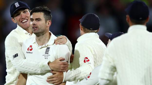 Ashes: Pink-ball Tests favour England - Mitchell Johnson