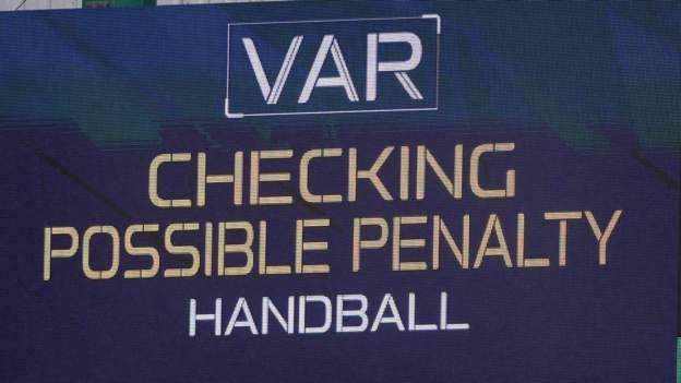 'Unwind all the nonsense' - how would a referee rewrite handball rule?