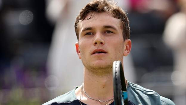 <div>Queen's: Jack Draper beats Taylor Fritz at Cinch Championships in London</div>