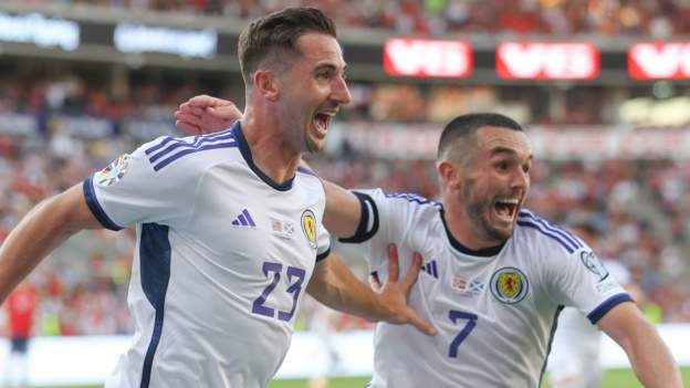 Scotland score two late goals to stun Norway
