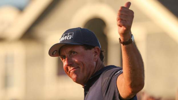 Mickelson added to LIV Golf Invitational field