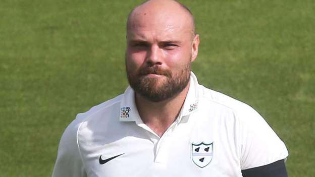 County Championship: Late wickets give Worcestershire a boost at Derbyshire