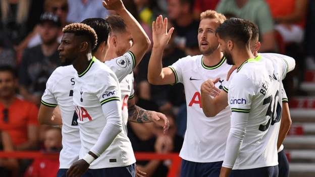 Kane double helps Spurs hold off gritty Forest