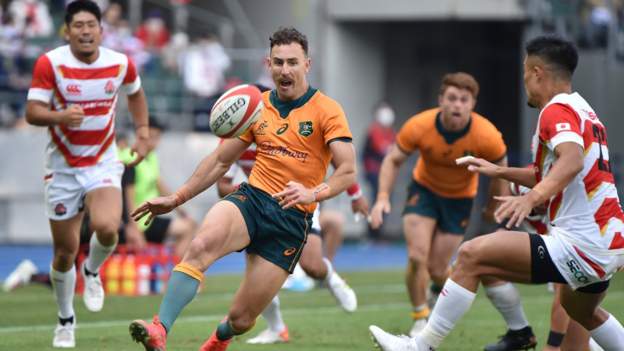 Australia make it five wins in a row with 32-23 victory in Japan
