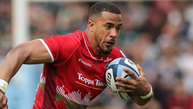 Watson returns for much-changed Leicester
