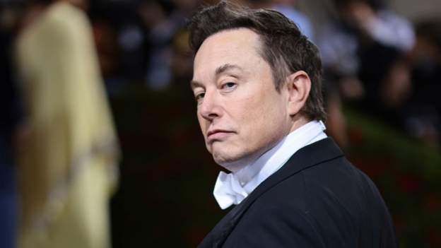 Elon Musk sends social media into frenzy with joke on Twitter about buying Man U..