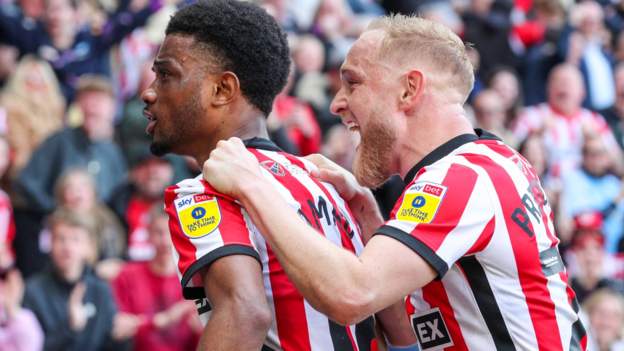 Sunderland 2-1 Luton Town: Impressive Black Cats claim victory in first leg of Championship play-off semi-final