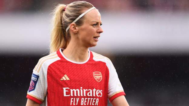 Arsenal defender Ilestedt announces pregnancy