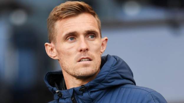 Players restrain themselves over abuse, says Darren Fletcher - BBC Sport