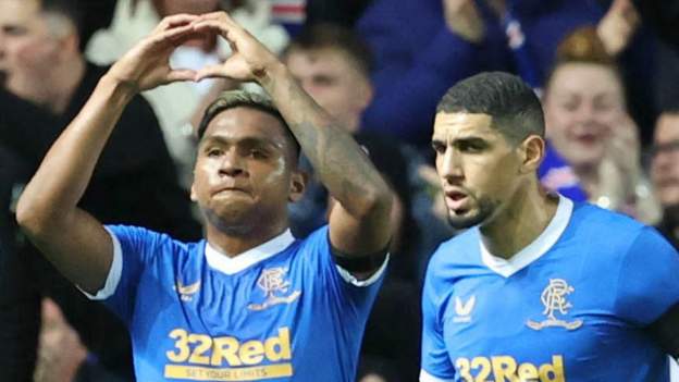 Rangers 2-2 Aberdeen: Home comeback denies Dons amid emotional Walter Smith tributes