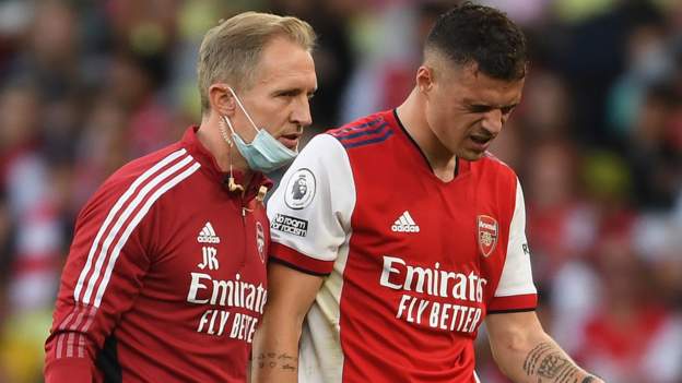 Granit Xhaka: Arsenal midfielder faces three months out with knee injury