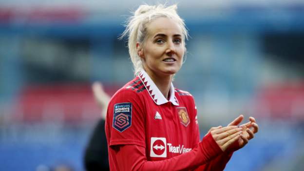Turner signs two-year deal extension at Man Utd