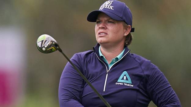 Lydia Hall: Welsh golfer took second job during lockdown - BBC Sport