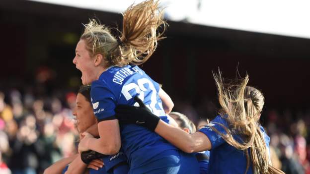 Women's Super League: Title race blown wide open by Sam Kerr's late equaliser for Chelsea at Arsenal