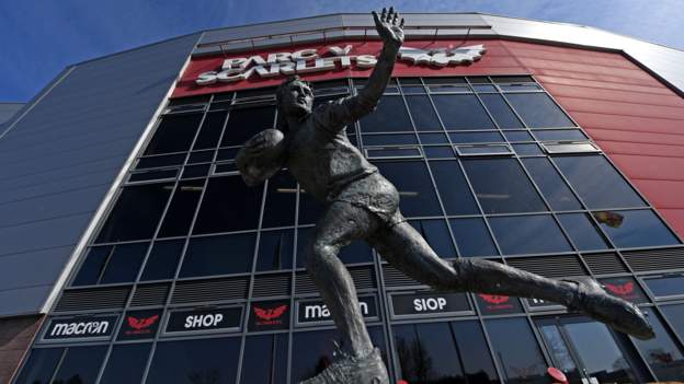 Scarlets reduce losses to under £2m