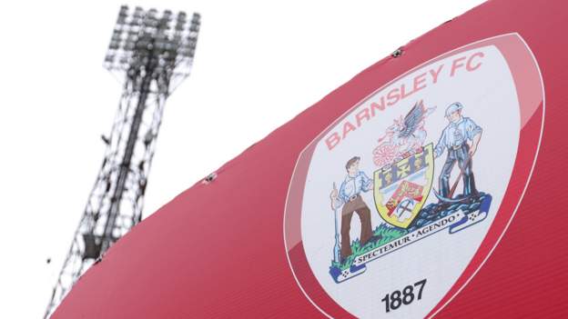 Barnsley launch investigation into pitch invasion during game against Fleetwood ..