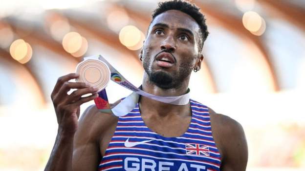 Hudson-Smith wins 400m bronze to add to GB haul