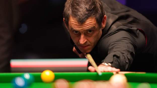 UK Snooker Championship 2021: Ronnie O'Sullivan reaches quarter-final