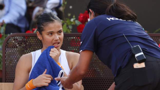 Emma Raducanu retires injured against Bianca Andreescu in Italian Open - BBC Sport