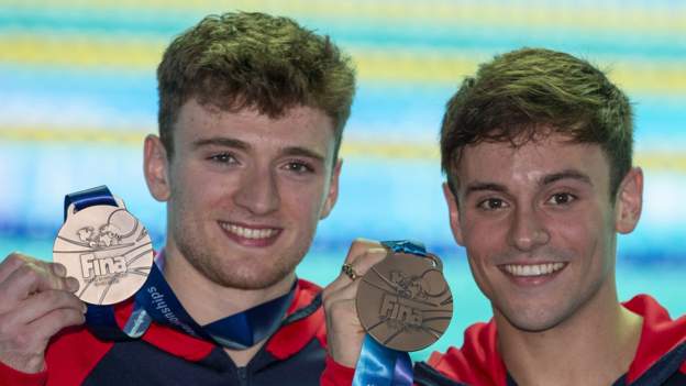 World Aquatics Championships Tom Daley And Matty Lee Win Bronze To Claim Olympic Spot Bbc Sport