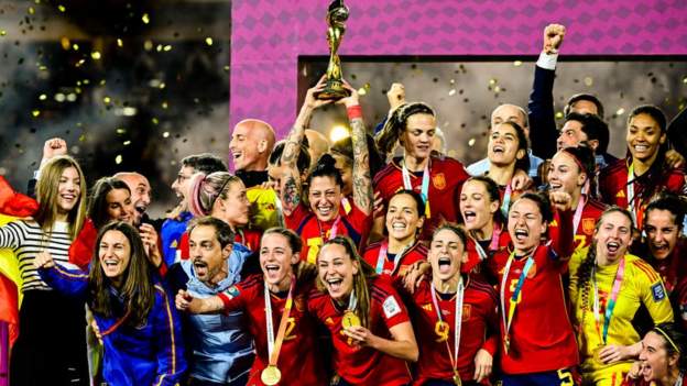 <div>Jenni Hermoso left out as Spain call up 15 Women's World Cup winners</div>