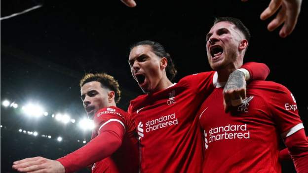 Klopp hails 'wonder goal' as Liverpool reclaim top spot