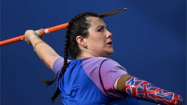 Arnold maintains javelin dominance at Worlds