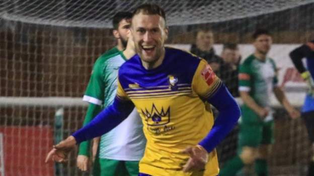 Impregnable Berkhamsted close in on promotion