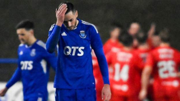 Darvel cup dream ends as Falkirk ease into quarters