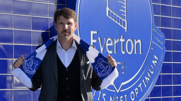 Jean-Luc Vasseur: WSL side Everton name ex-Lyon boss as new manager
