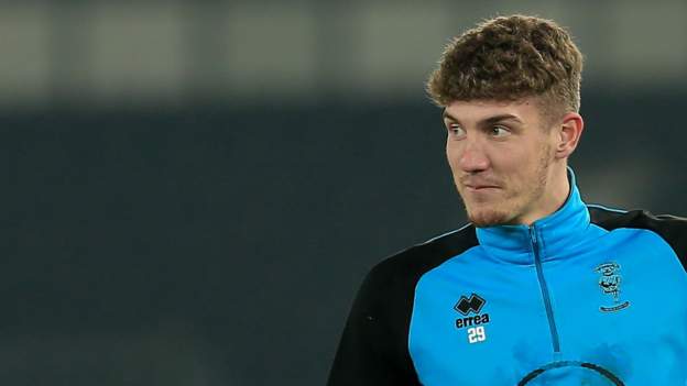 Jordan Wright Lincoln City Goalkeeper Signs New Deal Until 2025 Bbc