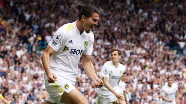 Leeds 1-1 Brighton: Pascal Struijk goal earns key draw after Danny Welbeck opene..