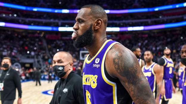 NBA: LeBron James and Isaiah Stewart ejected as Los Angeles Lakers beat Detroit Pistons