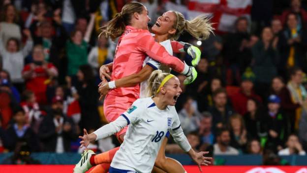 England win shootout to scrape into quarter-finals