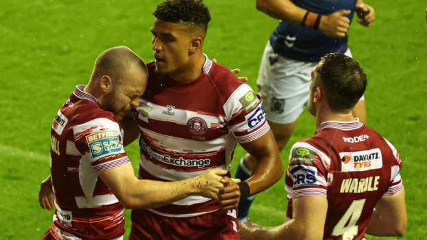 Super League: Wigan Warriors 13-12 Hull FC - Harry Smith secures golden-point win