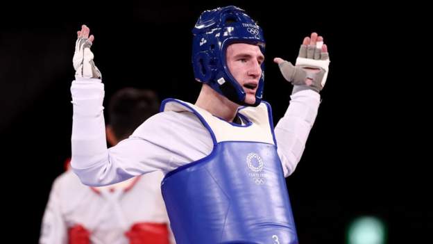 Britain's Sinden suffers shock defeat