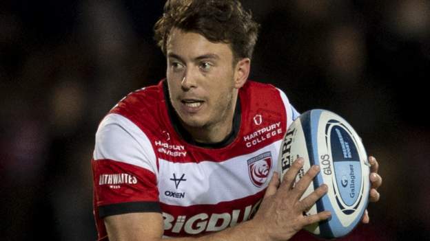 Lloyd Evans: Gloucester fly-half agrees new contract