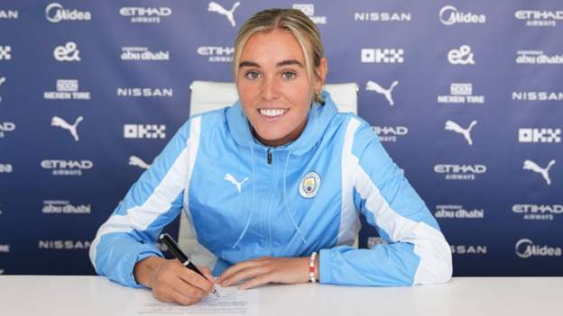 Jill Roord: Manchester City sign midfielder for club record fee