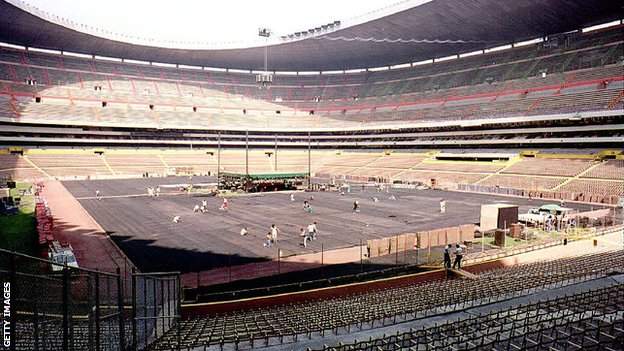 Estadio Azteca in Mexico City has hosted two World Cup finals but Chavez v Haugen remains its record attendance