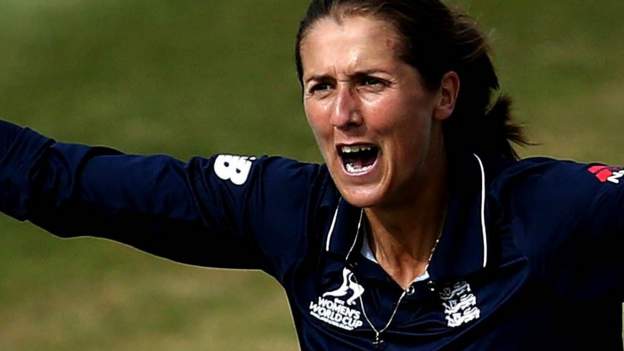 Jenny Gunn: Englands dreifache Weltmeisterin zieht sich aus dem Profi-Cricket zurück